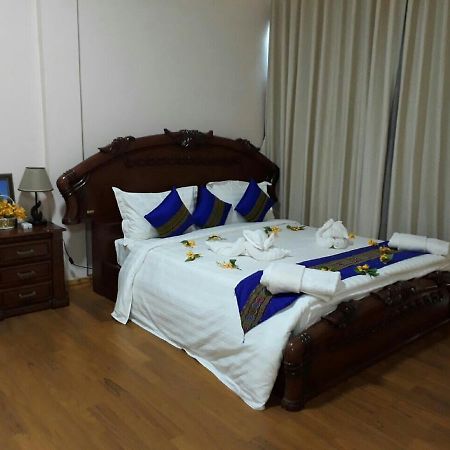 Famous Hotel Loikaw Luaran gambar
