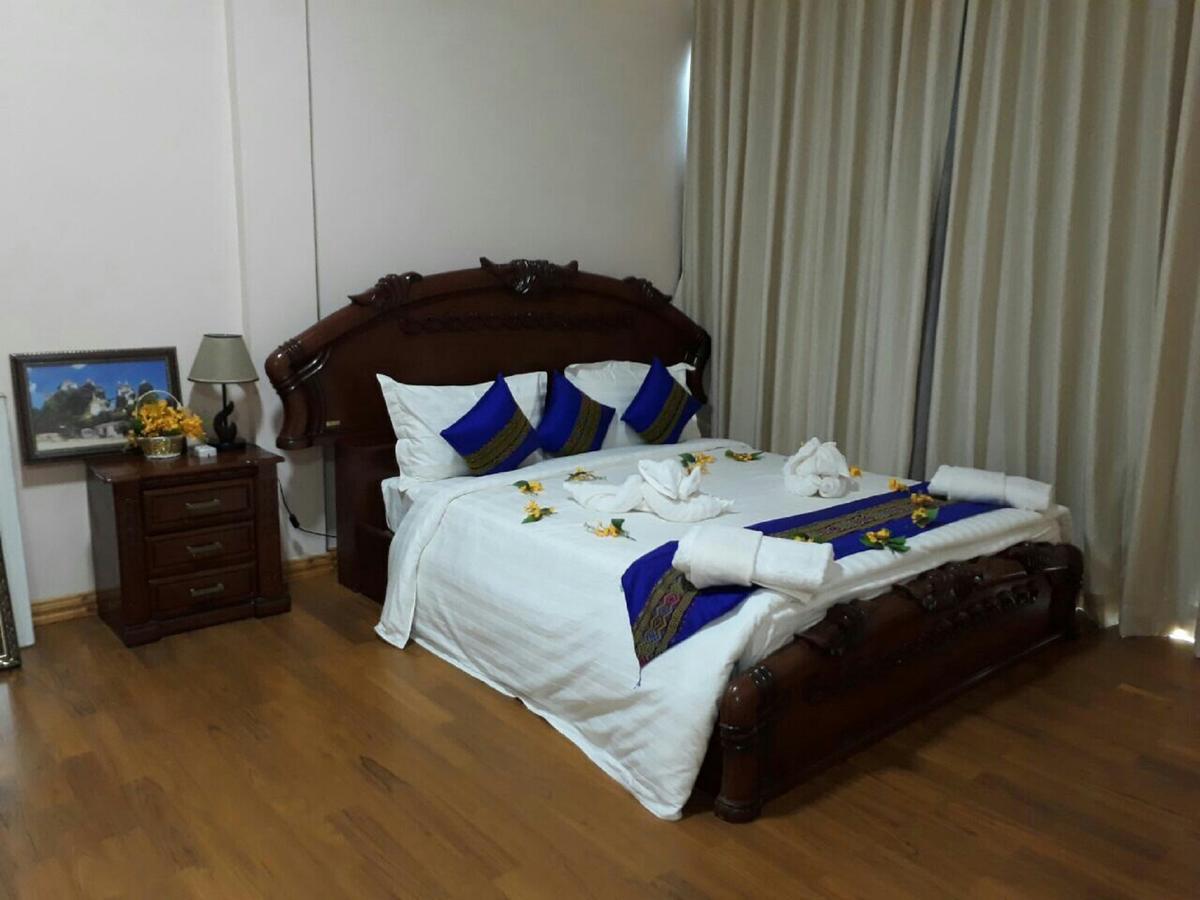 Famous Hotel Loikaw Luaran gambar