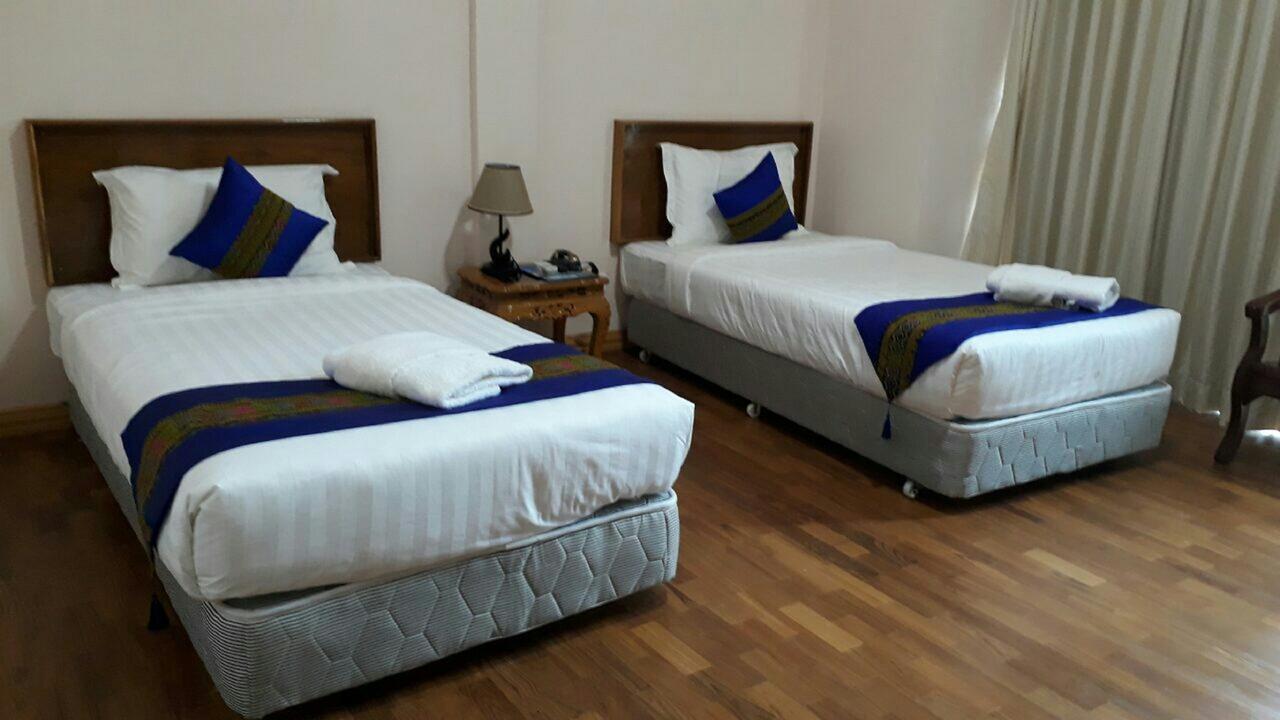 Famous Hotel Loikaw Luaran gambar