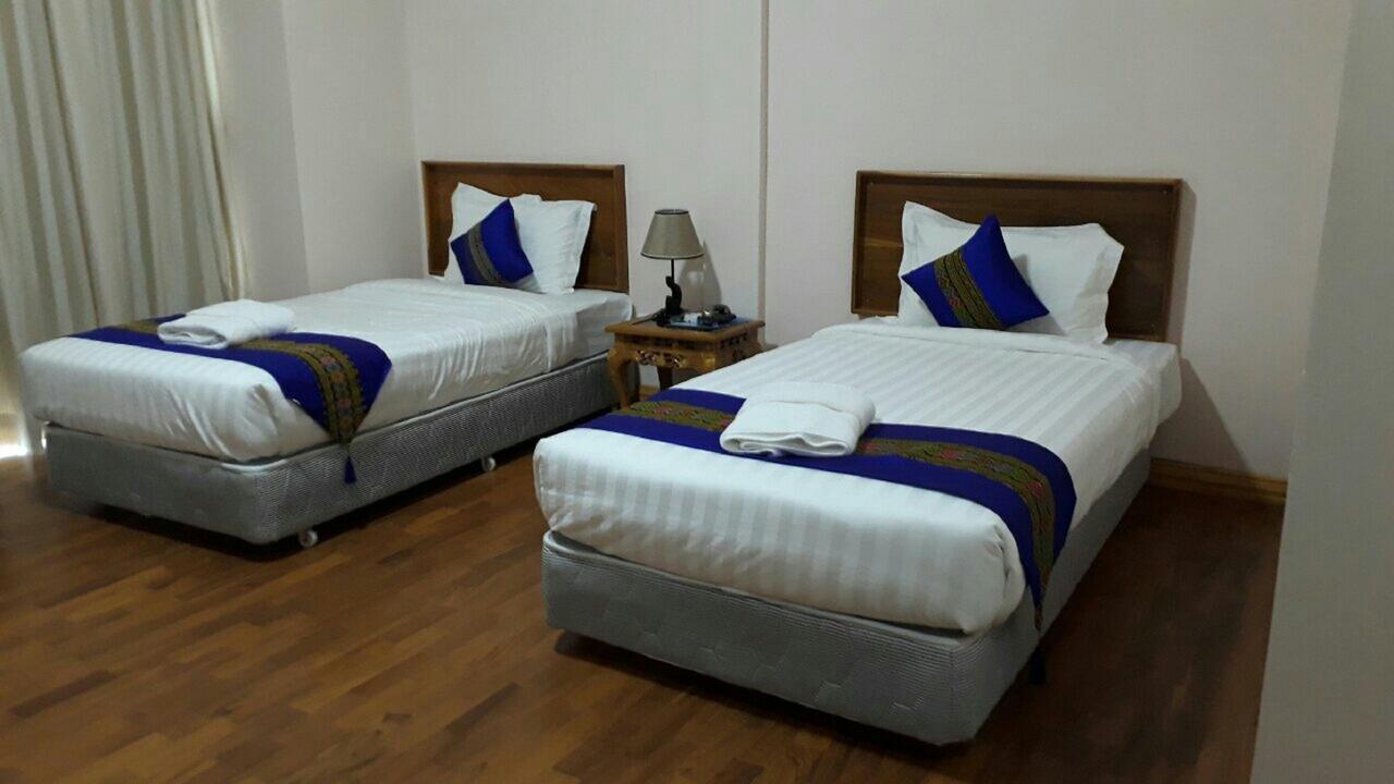 Famous Hotel Loikaw Luaran gambar
