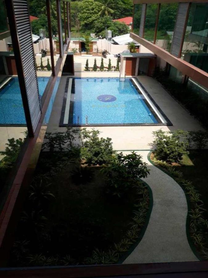 Famous Hotel Loikaw Luaran gambar